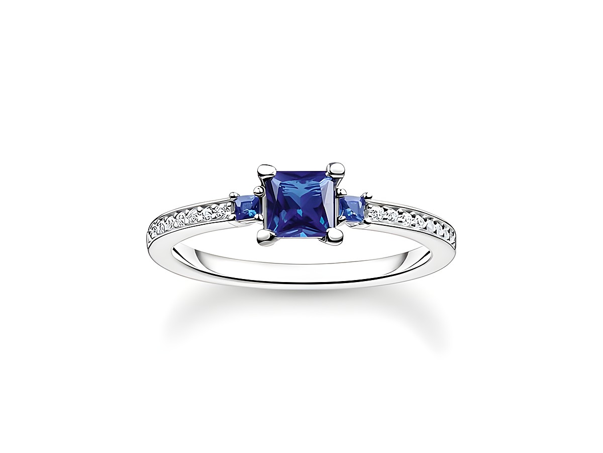 Thomas Sabo Ring TR2402-166-32-50 aus Sterling Silber mit einem zentralen Glas-Keramik Stein in Blau und Zirkonia-Steinen an den Seiten, Größe 50.