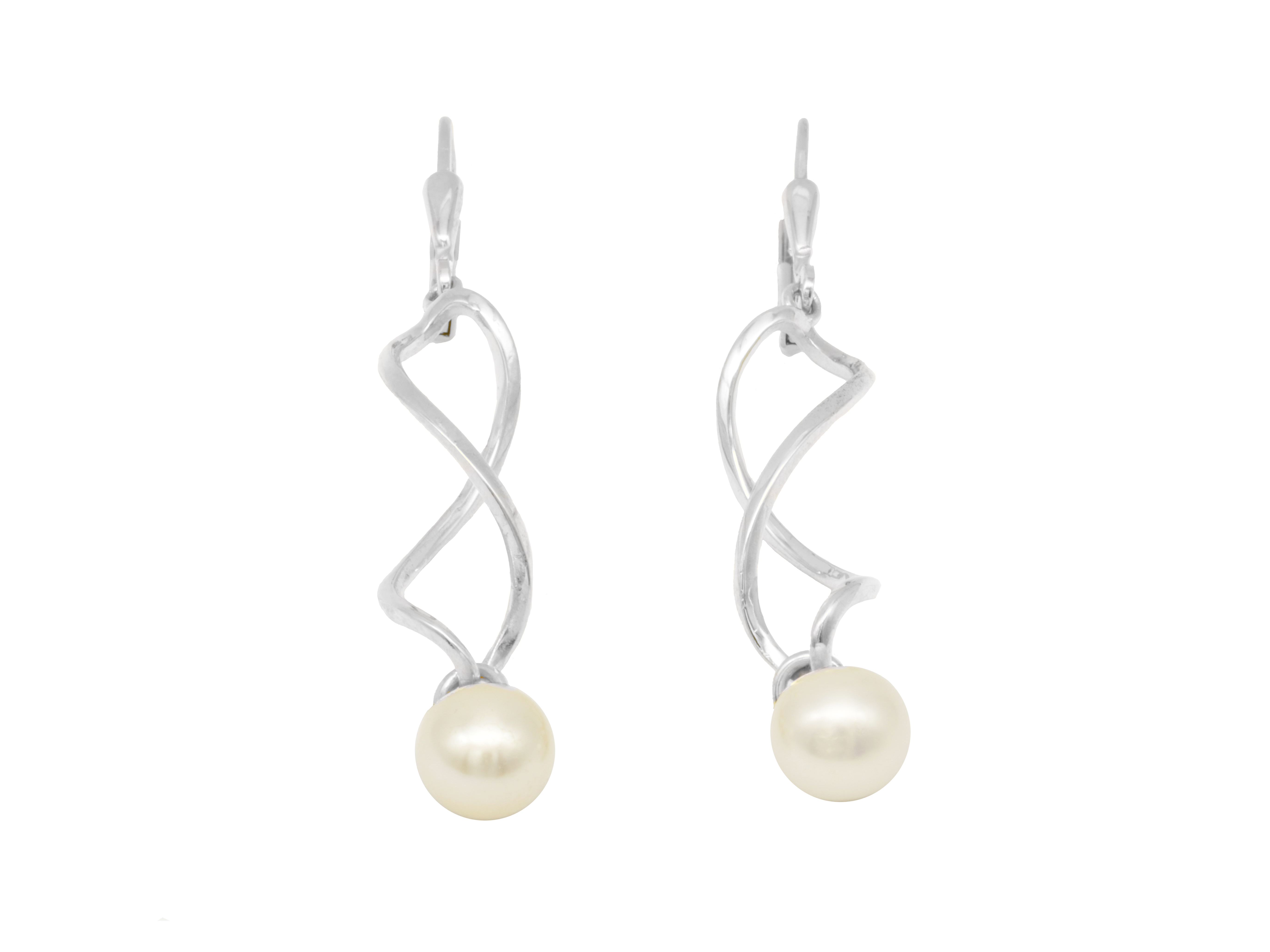 Ohrhänger Perlenwirbel - Sterling Silber 925 rhodiniert poliert - Perle Süßwasser Zuchtperle Ohrhänger Perlenwirbel aus rhodiniertem Sterling Silber 925 mit polierten Oberflächen und Süßwasserzuchtperlen. Elegant und zeitlos für jeden Anlass, hergestellt von Juwelier Harnisch.