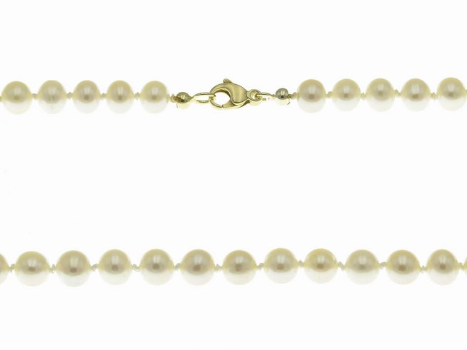 Perlenkette 51 cm in Weiß aus Süßwasser Zuchtperlen, hergestellt von Juwelier Harnisch, klassisches Design mit einem sicheren Karabinerverschluss.