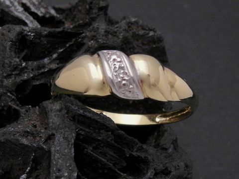 Gold Ring zeitlos Gold 333 bicolor mit Diamant Goldring in Gr. 57 bis Gr. 58/18,5, Hersteller Juwelier Harnisch, elegant und hochwertig verarbeitet, ideal als Schmuckstück oder Geschenk.