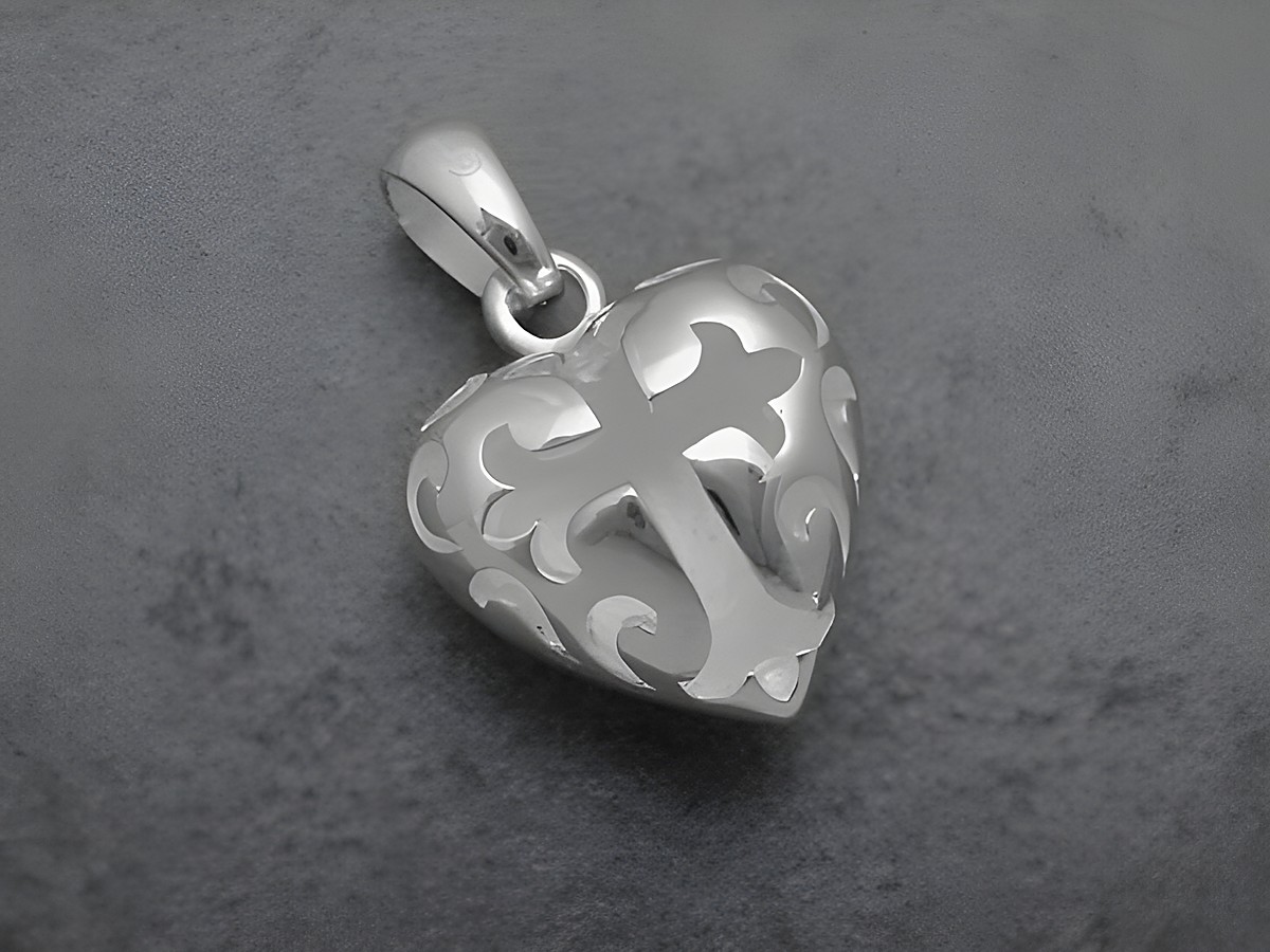 Herz Anhänger aus rhodiniertem Sterling Silber mit religiösem Muster und rotem Lack, hergestellt von Juwelier Harnisch, elegantes Design für einen besonderen Anlass. – Ansicht 2