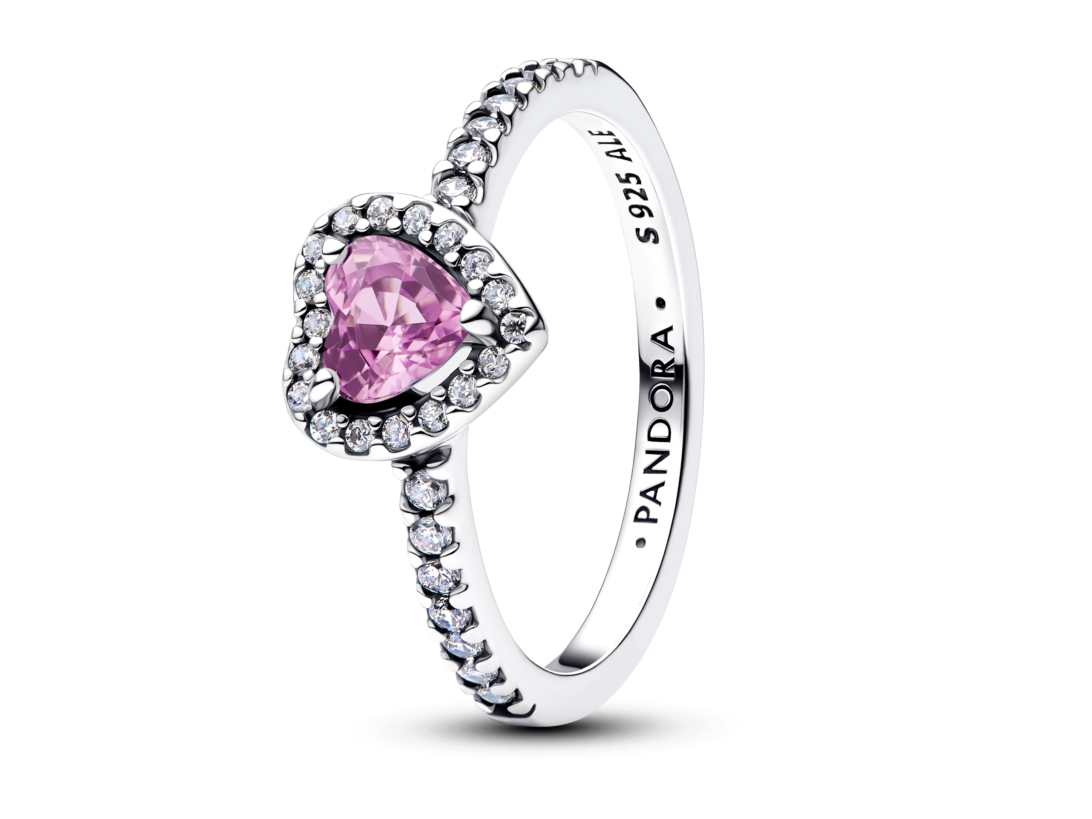 Heller violetter Herzring von Pandora aus Sterling Silber mit kristallverziertem Band und einem großen, herzförmigen, lila Kristall in der Mitte, Größe 48. Neuheiten.