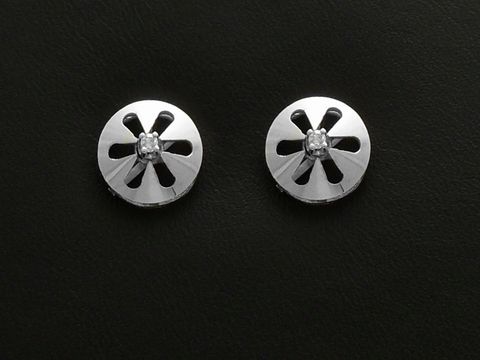 Weißgold Ohrstecker 585 rund mit Diamant 0,04 ct W/Si von Juwelier Harnisch, elegant und zeitlos, ideal für jeden Anlass. Hochwertige Ohrringe mit dezentem Glanz.