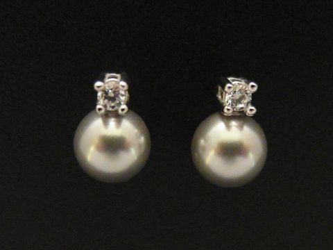 Ohrstecker aus Sterling Silber rhodiniert mit Zirkonia und grauen Zuchtperlen, elegant und zeitlos, Hersteller Juwelier Harnisch, ideal für besondere Anlässe.