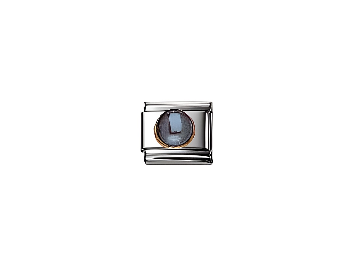 Runde Nomination Classic Steine Perle in Grau mit einer eleganten Goldfassung, ideal zur Ergänzung eines Armbands, hochwertiger Herstellerqualitätsanspruch.