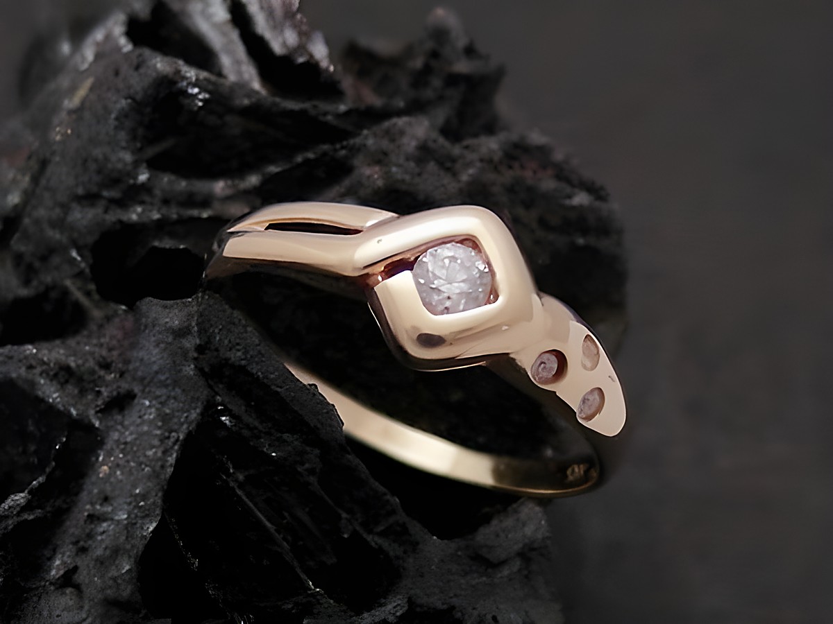Zierlicher Gold Ring aus Gold 585 mit Zirkonia, Größe 57, Hersteller Juwelier Harnisch, geeignet bis Größe 58/18,5, elegant und zeitlos, perfekt als Schmuckstück oder Geschenk.
