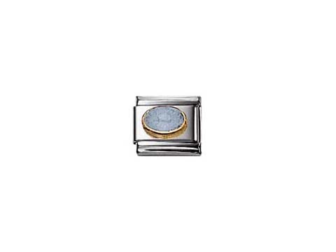 Der NOMINATION Classic OVAL AQUAMARIN 030504 01 ist ein elegantes Charm mit einem ovalen Aquamarin, eingefasst in eine goldfarbene Umrandung, auf einer silbernen Basis.