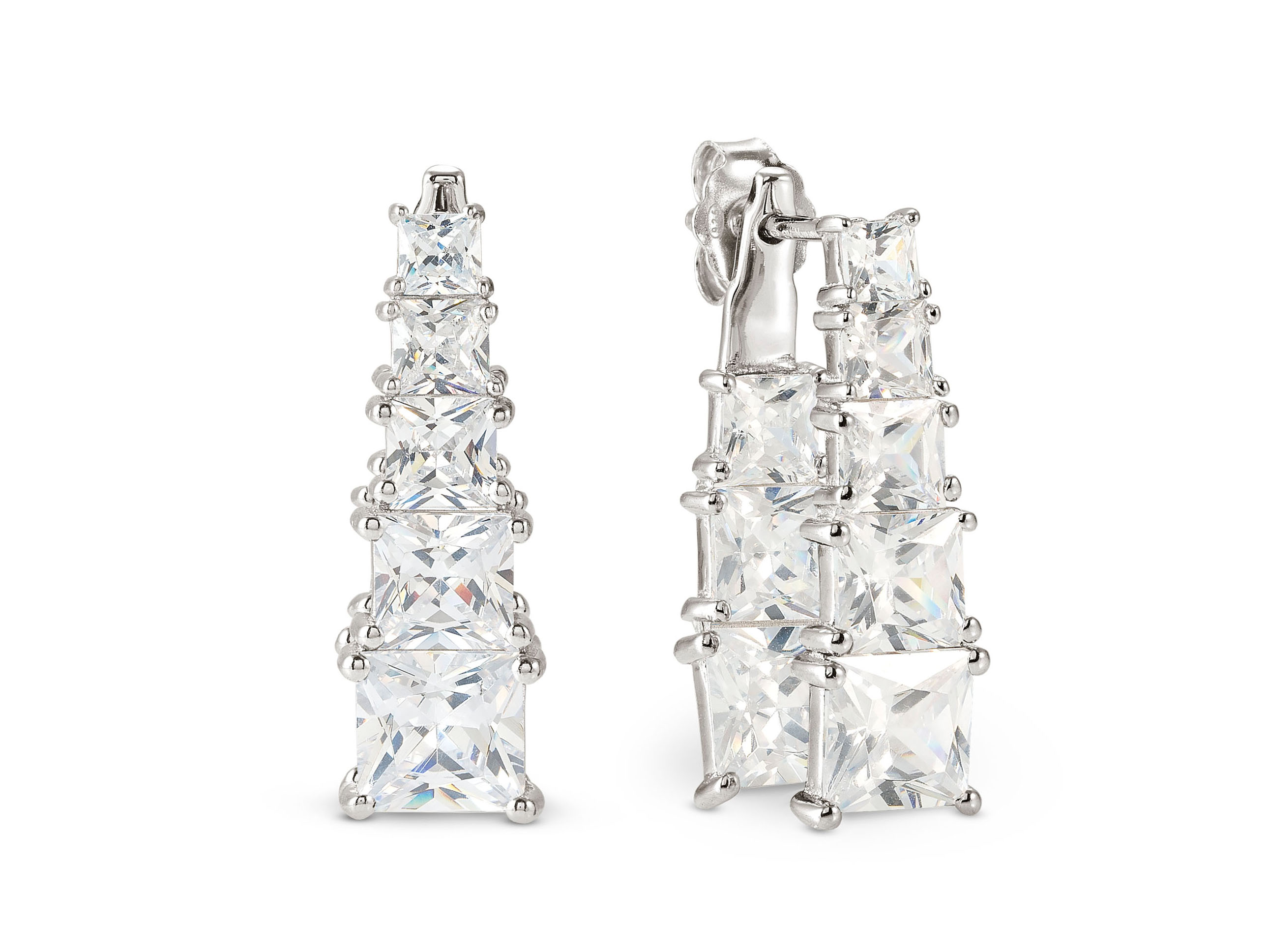 Ohrhänger aus Sterling Silber mit klaren Zirkonia, die in einem modernen Design angeordnet sind. Die Ohrringe sind 2,5 cm lang und glänzen elegant. Ideal für festliche Anlässe.