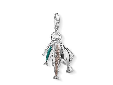 Charm von Thomas Sabo mit mehreren mehrfarbigen Fischen aus Emaille und transparentem Inlay, stylisch und detailreich gestaltet, ideal für den individuellen Schmuckliebhaber.