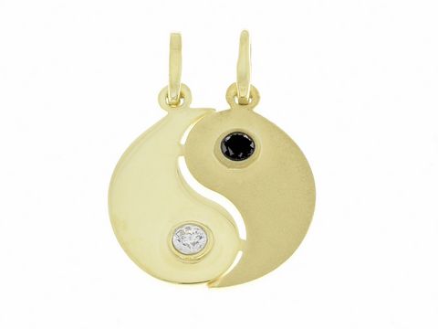 Yin Yang Partner Anhänger aus vergoldetem Silber mit Zirkonia, einer Seite in Schwarz und einer in Gold, gefertigt von Juwelier Harnisch, als Glücksbringer gestaltet.
