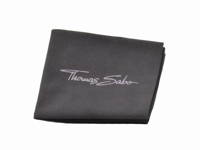 Schmuckpflegetuch aus Mikrofasermaterial in grau mit eingeprägtem Thomas Sabo Logo, ideal zur schonenden Reinigung von Schmuck. Größe 24x30,5 cm, Hersteller Thomas Sabo, Zusatzartikel.