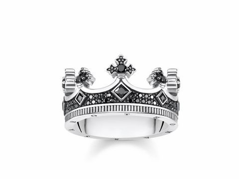Herrenring von Thomas Sabo in Größe 62 aus der Kollektion Rebel at Heart, silberfarben mit detaillierter Krone und schwarzen Steinen, elegantes und markantes Design.