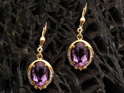 Ohrringe - Gold 585 - bicolor - Diamant 0,03 ct. W/P, Hersteller: Juwelier Harnisch, Ohrhänger mit Stein in violett gefasst, elegant und dekorativ für jeden Anlass.