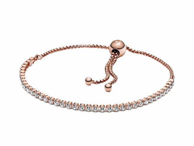 Funkelndes Schiebe-Tennisarmband von Pandora in Roségold Vergoldung mit Zirkonia, elegant und zeitlos, verstellbar durch Schiebeverschluss, ideal für besondere Anlässe oder den Alltag.