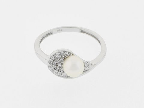 Ring aus Silber rhodiniert in Größe 52, verziert mit einer edlen Süßwasser Zuchtperle und funkelndem Zirkonia, Hersteller Juwelier Harnisch, elegant und stilvoll.