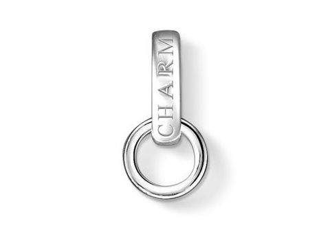 Träger aus Silber von Thomas Sabo mit der Gravur CHARM und einem runden Anhänger, ideal für die individuelle Gestaltung von Schmuckstücken.