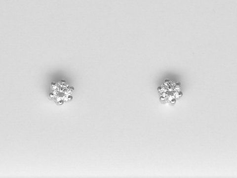 Weißgold Ohrringe in Krappenfassung mit hinreißenden Brillanten 0,15 ct W/Si als Stecker, Hersteller Juwelier Harnisch, elegante Schmuckstücke für jeden Anlass.