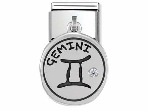 Sternzeichen Anhänger Zwilling aus Silber mit dem Schriftzug Gemini und einem funkelnden Stein, ideal als Schmuck für Sternzeichenliebhaber und passend zu Monatssteinen.