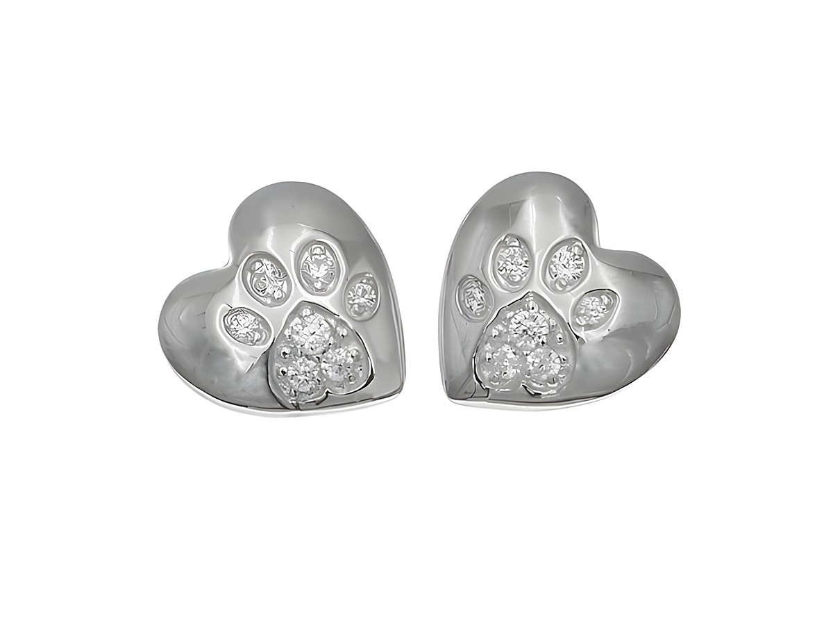 Ohrstecker aus Sterling Silber in Herzform mit einer Pfote, poliert und rhodiniert, verziert mit Zirkonia, Hersteller Juwelier Harnisch.