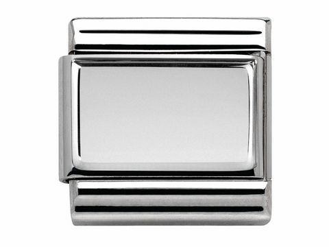 Classic PLAETTCHEN aus Sterling Silber von Nomination zeigt eine glänzende, rechteckige Oberfläche mit geschwungenen Kanten und feinen Linien für ein elegantes Design.