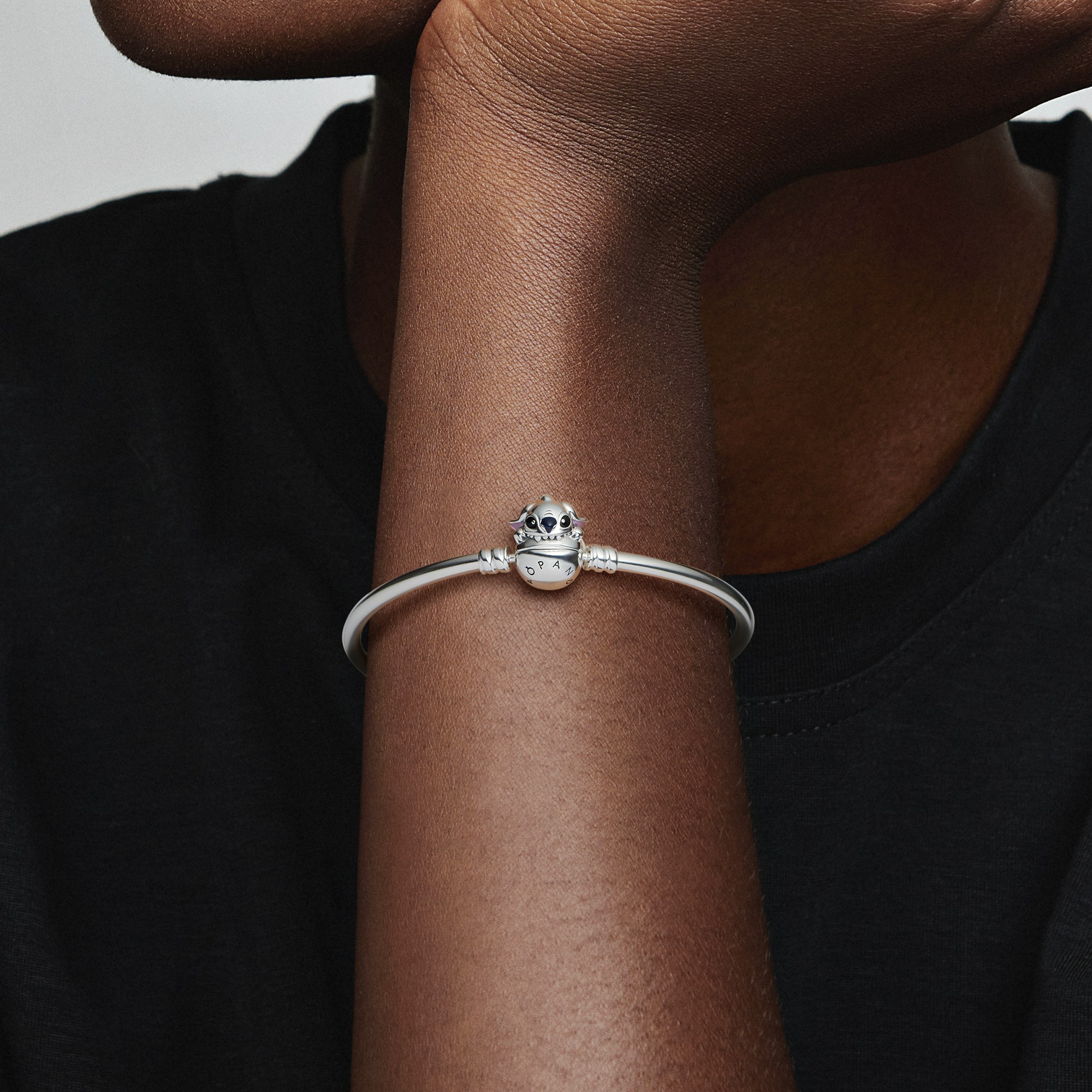 Pandora Disney - Disney Beißender Stitch Verschluss Armreif - Sterling Silber & Emaille Multicolor – Ansicht 5