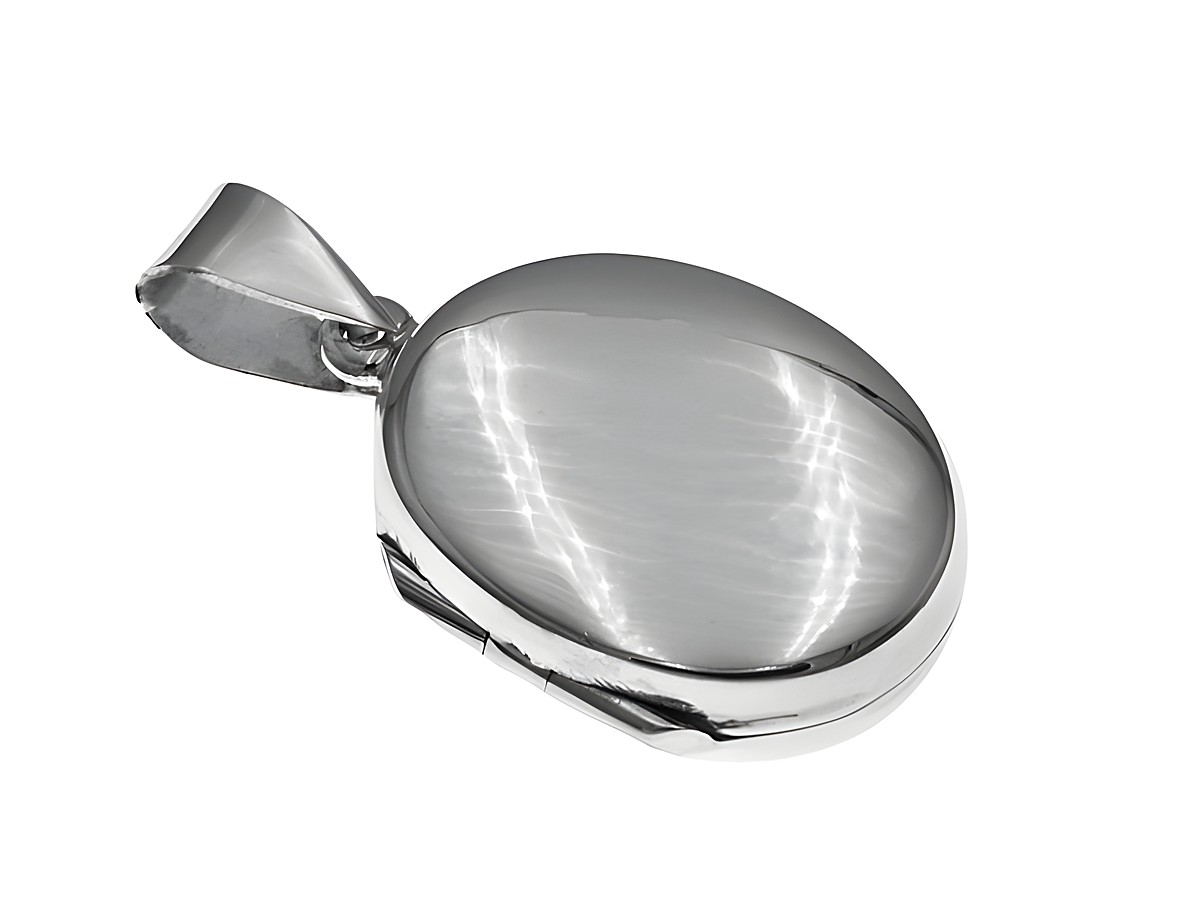 Oval Sterling Silber Medaillon poliert mit einer Größe von 32 mm, elegant und schlicht, ideal für persönliche Gravuren oder als stilvolles Schmuckstück, Hersteller Juwelier Harnisch.