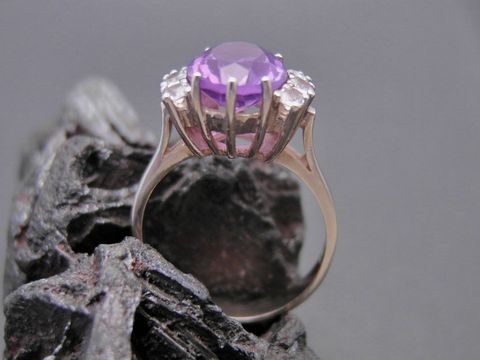 Goldring einzigartig Gr. 52 mit Amethyst und Zirkonia in Gold 585, Hersteller Juwelier Harnisch, exklusives Schmuckstück bis Größe 52/17.