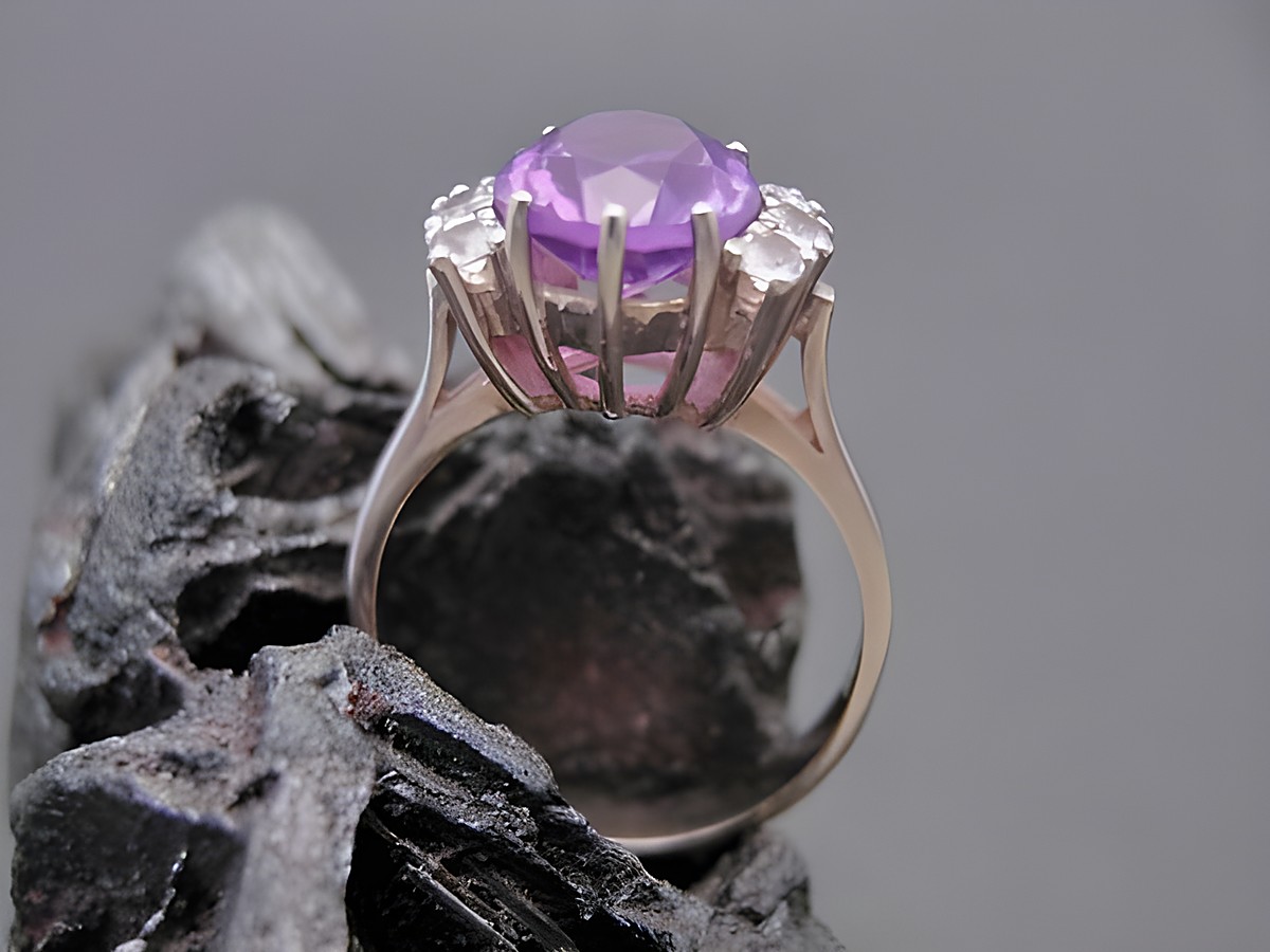 Goldring einzigartig Gr. 52 mit Amethyst und Zirkonia in Gold 585, Hersteller Juwelier Harnisch, exklusives Schmuckstück bis Größe 52/17. – Ansicht 2