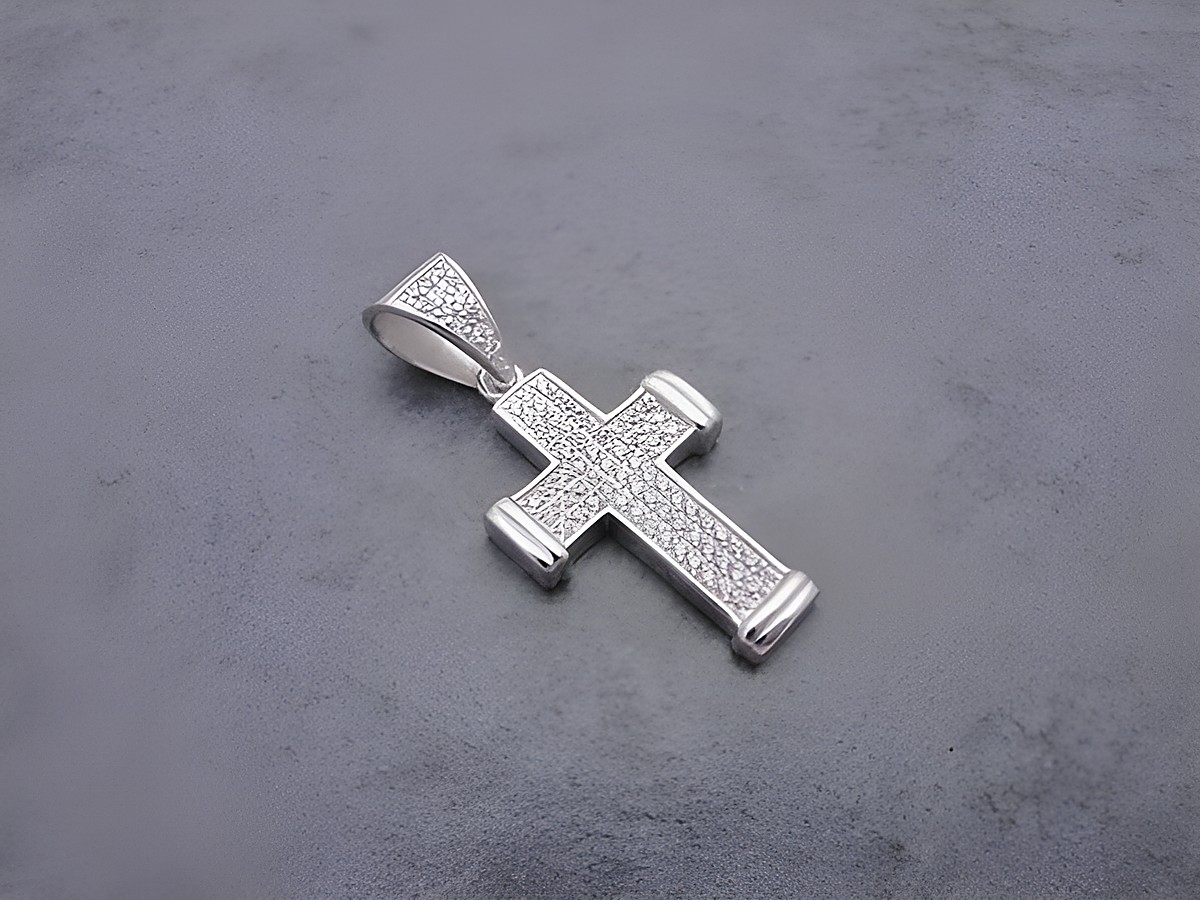 Silber Anhänger Kreuz mit weißen Kristallen, 34 mm, hergestellt von Juwelier Harnisch, ideal für religiöse Anlässe, verleiht jedem Outfit einen eleganten Akzent.