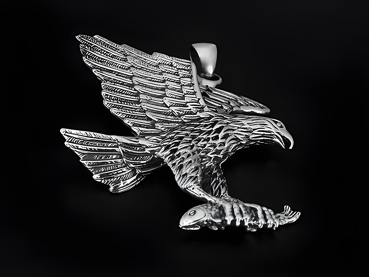 Silber Anhänger in Form eines Adlers, der einen Fisch im Gefangenen hat. Detaillierte Verarbeitung, Hersteller: Juwelier Harnisch, geeignet für Tierliebhaber.