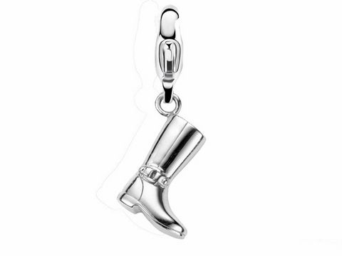 Silberner Charm in Form eines Stiefels von Ti Sento, Modell Rider Boots 8234SI, detailreiche Ausarbeitung, perfekt für Charms an Armbändern oder Halsketten.