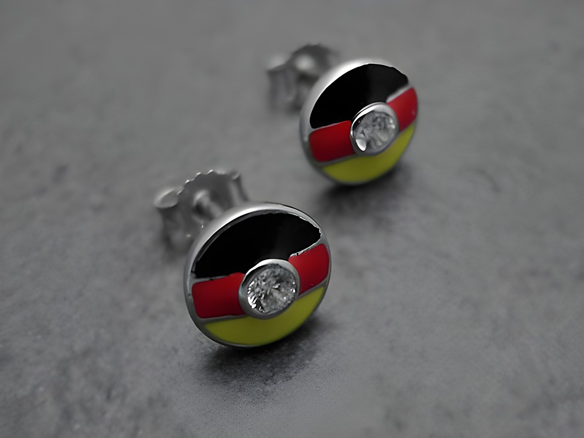 Kreis Ohrring aus rhodiniertem Sterling Silber in Schwarz, Rot und Gold mit funkelndem Stein. Ideal als Deutschland Fanartikel vom Juwelier Harnisch aus Deutschland.