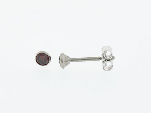 Silber Ohrringe mit Kelch, Durchmesser 3,3 mm, Zirkonia rot, Stecker, Hersteller Juwelier Harnisch, ideal für eleganten Schmuck.