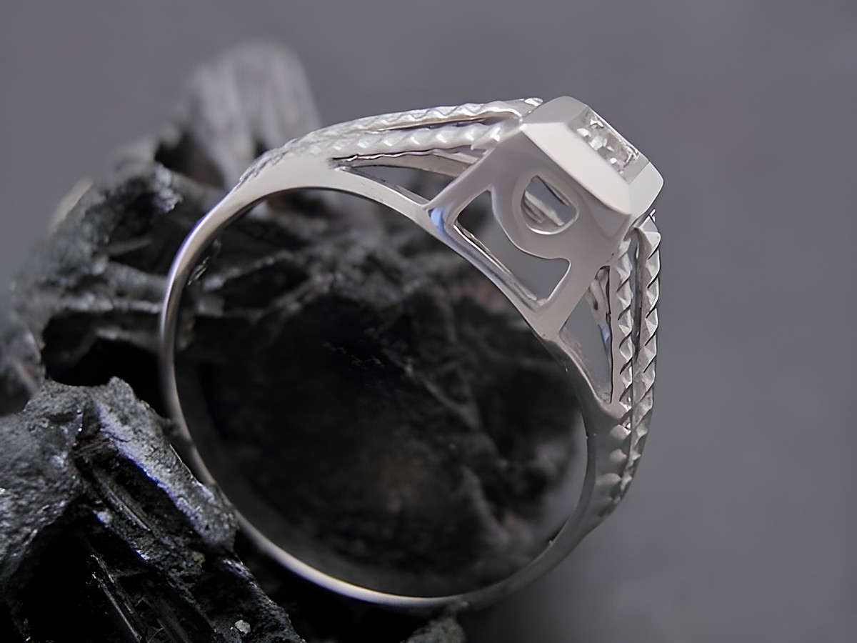 Pompöser Gold Ring aus Weißgold 585 mit Diamant. Goldring von Juwelier Harnisch in Größe 59, bis Größe 60/19. Elegantes Design und hochwertige Verarbeitung. – Ansicht 2
