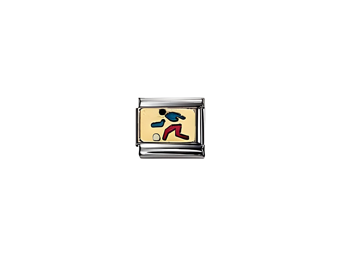 Classic emaillierter Fußballspieler von Nomination zeigt einen Fußballspieler in Bewegung, der einen Ball kickt. Das Design ist farbenfroh und verleiht dem Schmuckstück einen sportlichen Charakter.