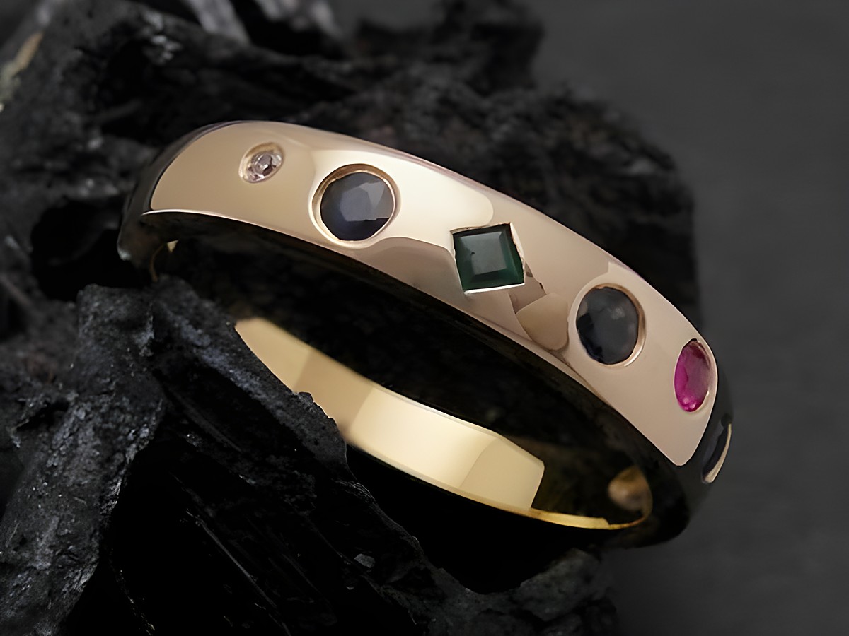 Gold Ring aus 585er Gold mit Safir, Rubin, Smaragd und Diamant, eleganter Goldring in Größe 54, Hersteller Juwelier Harnisch, stilvolles Design.