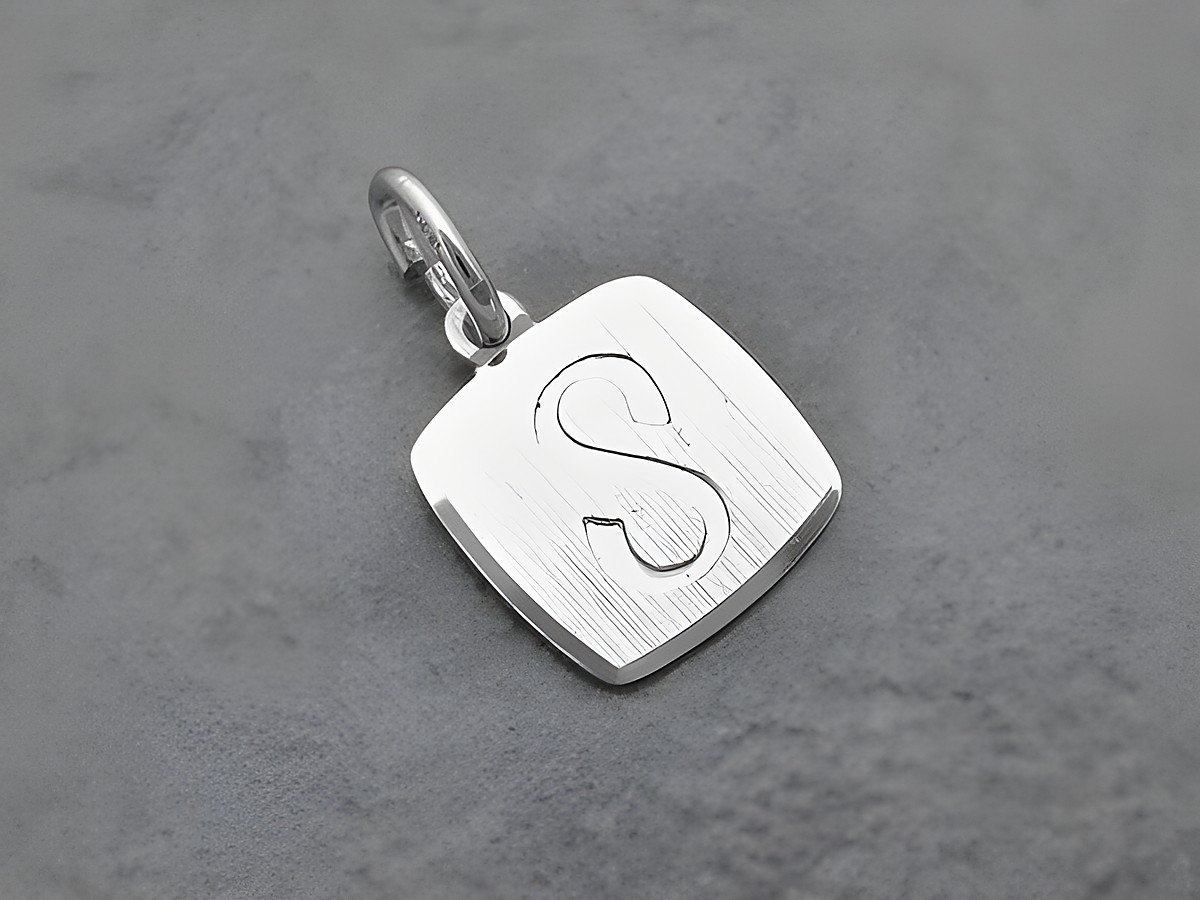 Silber Anhänger Buchstabe S eckig teilmattiert rhodiniert Hersteller Juwelier Harnisch Buchstabe S.