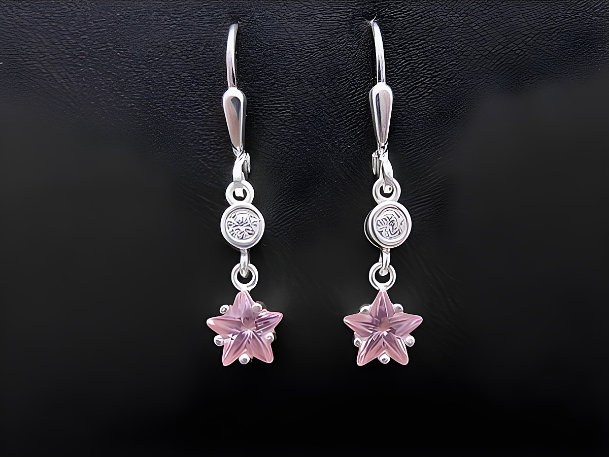 Silber Ohrringe in Sternform mit pink-weißen Zirkonia Steinen, bezaubernde Ohrhänger vom Hersteller Juwelier Harnisch, ideal für elegante Anlässe.