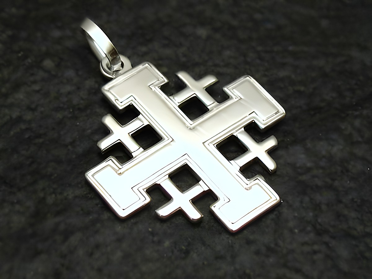 Jerusalemkreuz - griechisches Kreuz 925 Silber Anhänger von Juwelier Harnisch, schlichtes und elegantes Design mit klaren Linien, ideal als Schmuckstück oder Geschenk.