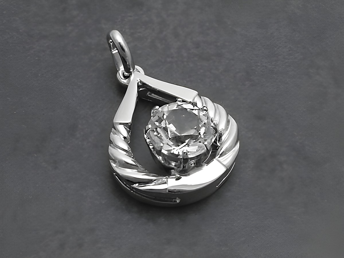 Silber Anhänger rhodiniert 17x13mm mit synthetischem Spinell, Hersteller Juwelier Harnisch, umgeben von weiteren Steinen, elegant und hochwertig gestaltet.