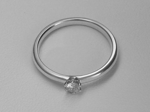 Verlobungsring aus 585 Weißgold mit einem Brillant von 0,10 ct W/Si, Größe 62, Hersteller Juwelier Harnisch, elegantes und zeitloses Design.