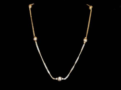 Lange Kette XXL vergoldet im Boston Kettendesign mit Kugelelementen, 81 cm, Hersteller Juwelier Harnisch, vergoldete Ketten. Elegant und stilvoll für jeden Anlass.