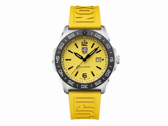 Luminox Sea XS.3125 Armbanduhr mit 44 mm Gehäuse, gelbem Zifferblatt und gelbem Armband, Edelstahlgehäuse, schwarzer Lünette, Wasserdichtigkeit bis 200 Meter.