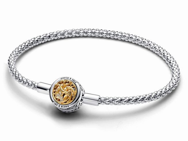 Armband von Pandora aus Sterlingsilber und gelbgold Vergoldung, 18 cm, mit Drachenmotiv und eingraviertem Schriftzug „Feuer und Blut“ aus der Game of Thrones Kollektion.