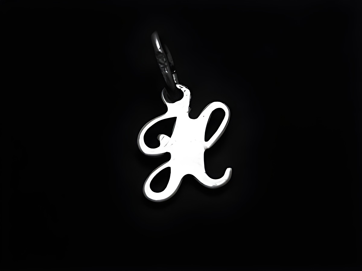 H 925 Silber Buchstaben Anhänger Schreibschrift, Hersteller Juwelier Harnisch, Buchstabe H in eleganter Form gefertigt. Ideal als persönliches Schmuckstück oder Geschenk.