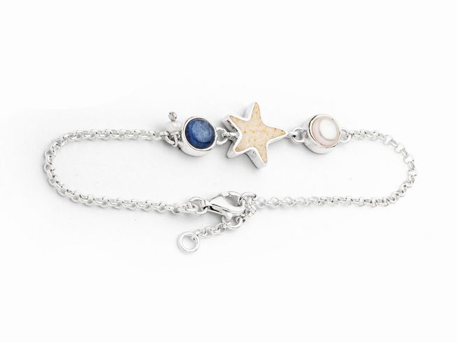 Rhodiniertes Sterling Silber Armband von DUR mit einem Sandseestern, einer Perle und Kyanit, Länge 19 cm, elegantes Design ideal für jeden Anlass.