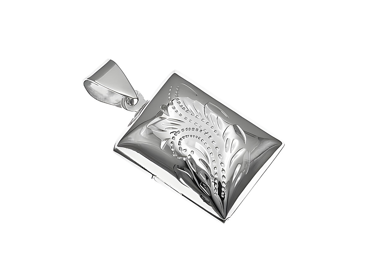 Silber Medaillon in eckiger Form mit floralen Mustern, hergestellt von Juwelier Harnisch. Das Medaillon hat eine glatte Oberfläche und detaillierte, kunstvolle Verzierungen.