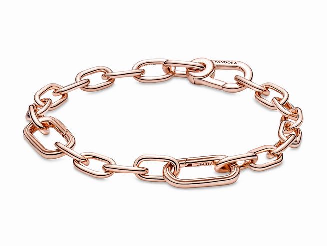 Gliederarmband von Pandora ME aus roségold vergoldetem Material, 23 cm lang, modernes Design mit stilvollen, rechteckigen Gliedern und sicherem Verschluss.
