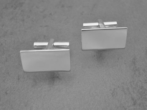 Manschettenköpfe Rechteckig in Silber, schlicht und elegant, vom Hersteller Juwelier Harnisch, ideal für Gravuren.