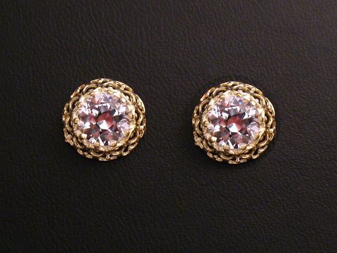 42524-0 Ohrringe mit synthetischem Aquamarin in nostalgischem Design, umrandet von feinem Gold 585, Hersteller Juwelier Harnisch, zusätzliche Steine. Ideal für jeden Anlass.